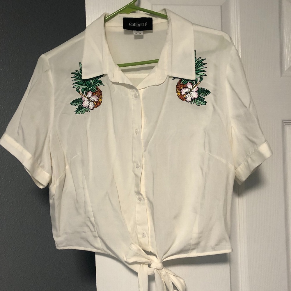 White tie front crop top w/ tropical pineapples design